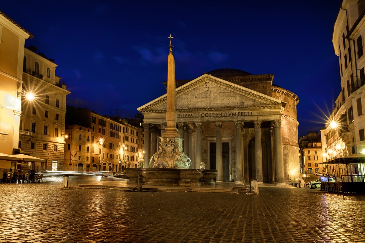 pantheon night