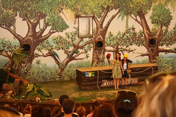 Zoomarine Parrot Show
