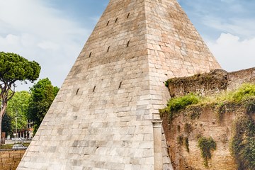 Pyramid Of Cestius rome 2