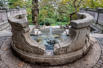 fountain botanical gardens trastevere