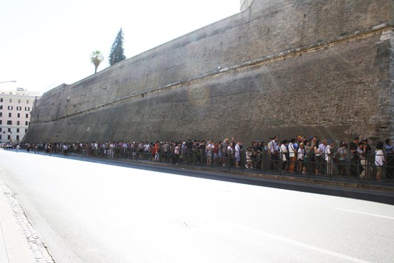Waiting Queue Vatican Museum