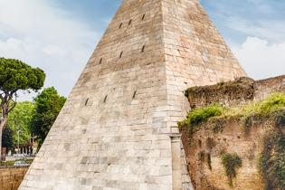 Pyramid Of Cestius rome 2